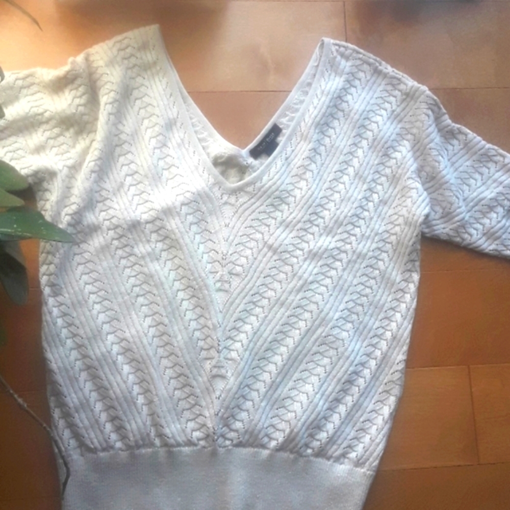 White House Black Market beige sweater w shimmer L